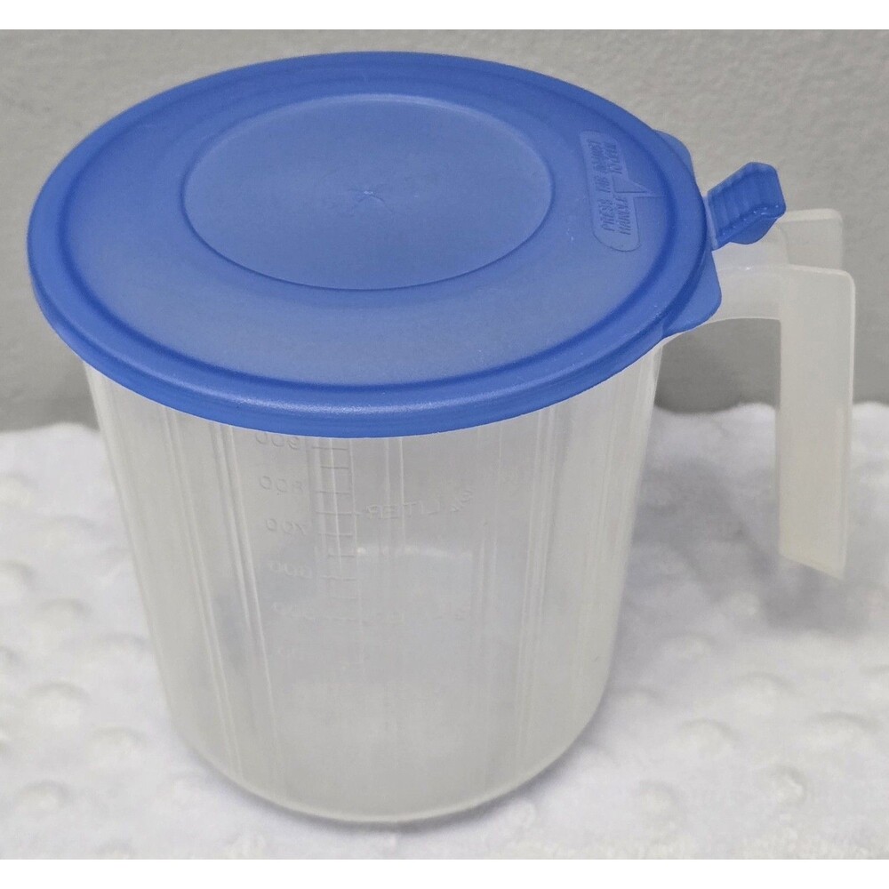 Vintage Anchor Hocking Pitcher Plastic Storage Container Snap Lid Microwave 4 C